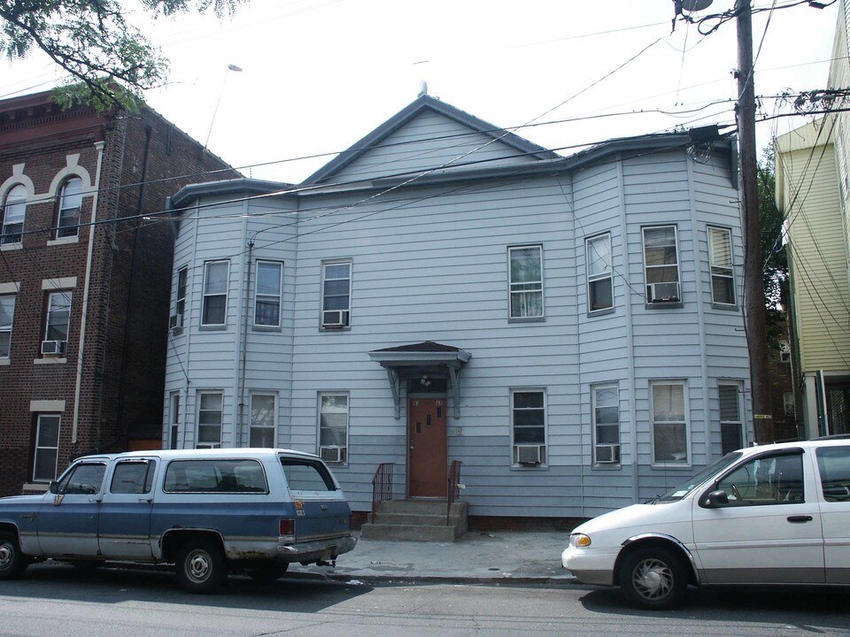 63-65 Highland Ave in Passaic, NJ - Building Photo