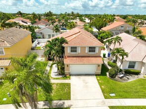 18910 NW 10th Terrace in Pembroke Pines, FL - Foto de edificio - Building Photo