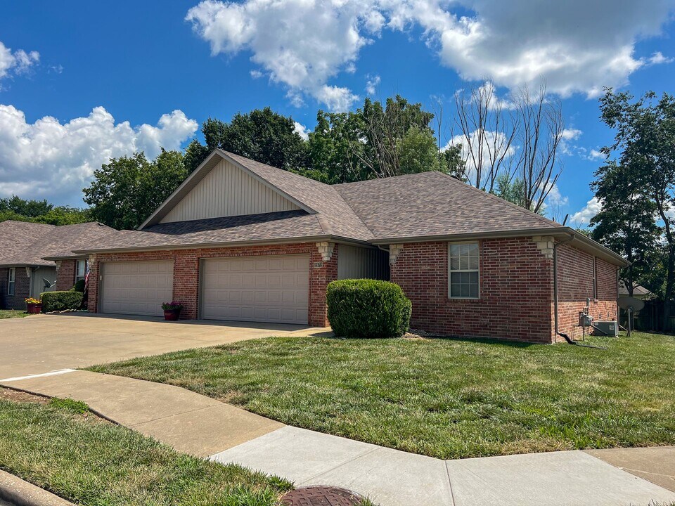 4348 S Sycamore Ave in Springfield, MO - Building Photo