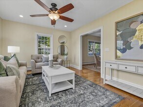 217 Huntington Rd in Stratford, CT - Building Photo - Building Photo