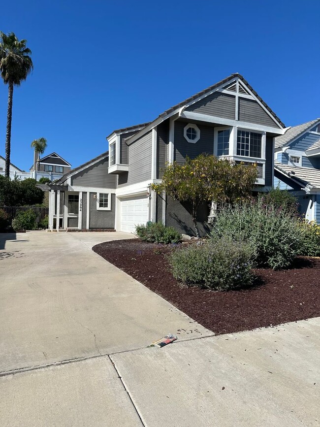 23904 Falconer Dr in Murrieta, CA - Foto de edificio - Building Photo