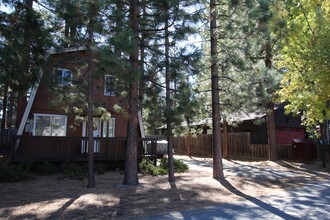 3229 Marlette Cir in South Lake Tahoe, CA - Building Photo - Building Photo