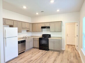8919 Untreiner Ave in Pensacola, FL - Building Photo - Building Photo