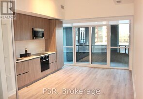 110 Broadway Ave in Toronto, ON - Building Photo