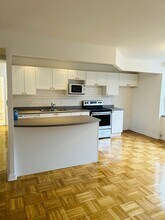 Rosedale Ravine Apartments in Toronto, ON - Building Photo - Building Photo