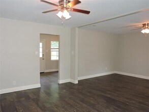 12333 Oberlin Dr in Dallas, TX - Building Photo - Building Photo