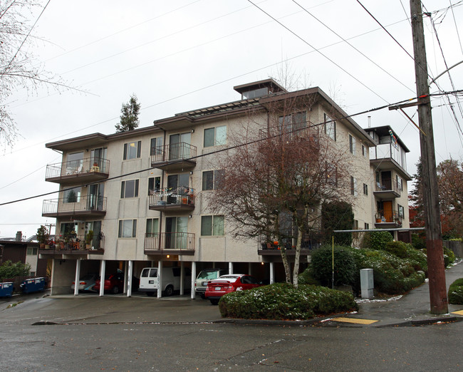 Sunray Apartments in Seattle, WA - Building Photo - Building Photo