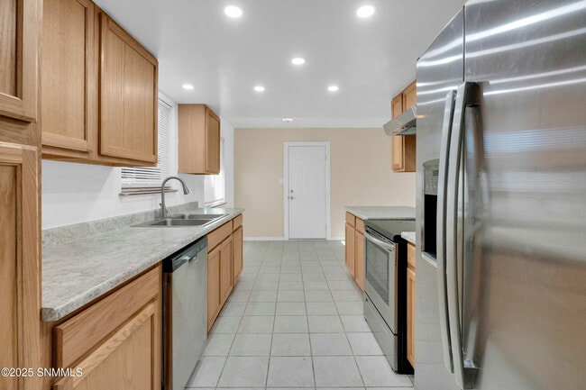 1950 Camelot Dr in Las Cruces, NM - Building Photo - Building Photo