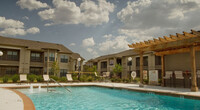 Sunchase Square in Lockhart, TX - Foto de edificio - Building Photo