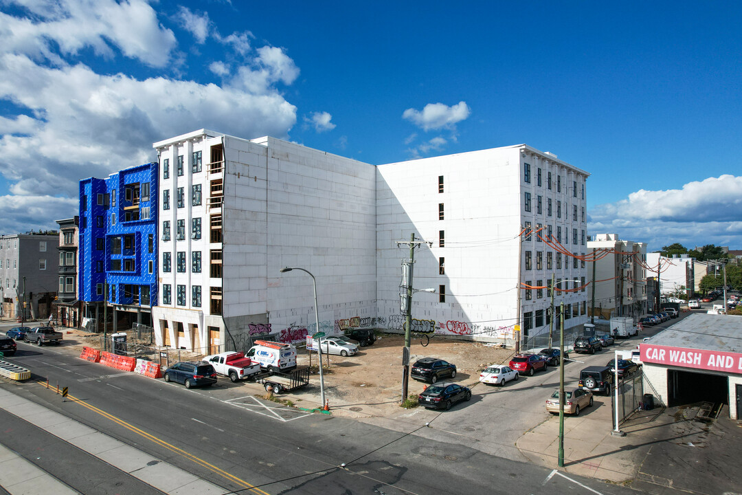 625 W Girard Ave in Philadelphia, PA - Foto de edificio