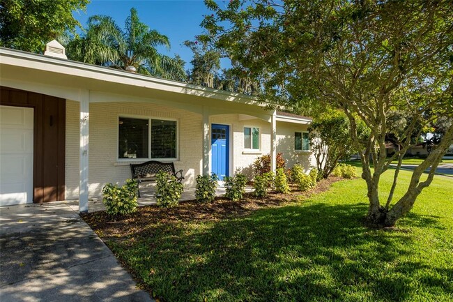 3005 Chase Cir in Sarasota, FL - Building Photo - Building Photo