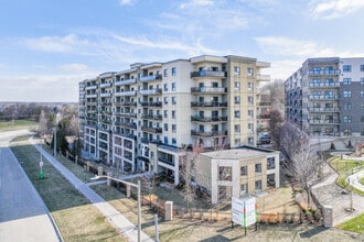Lexington Grand in Kitchener, ON - Building Photo - Building Photo