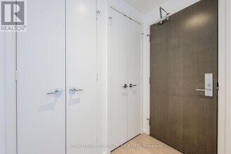 101-4101 Charles St E in Toronto, ON - Building Photo - Building Photo