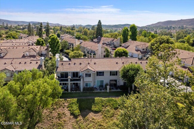 property at 290 Ridgeton Ln