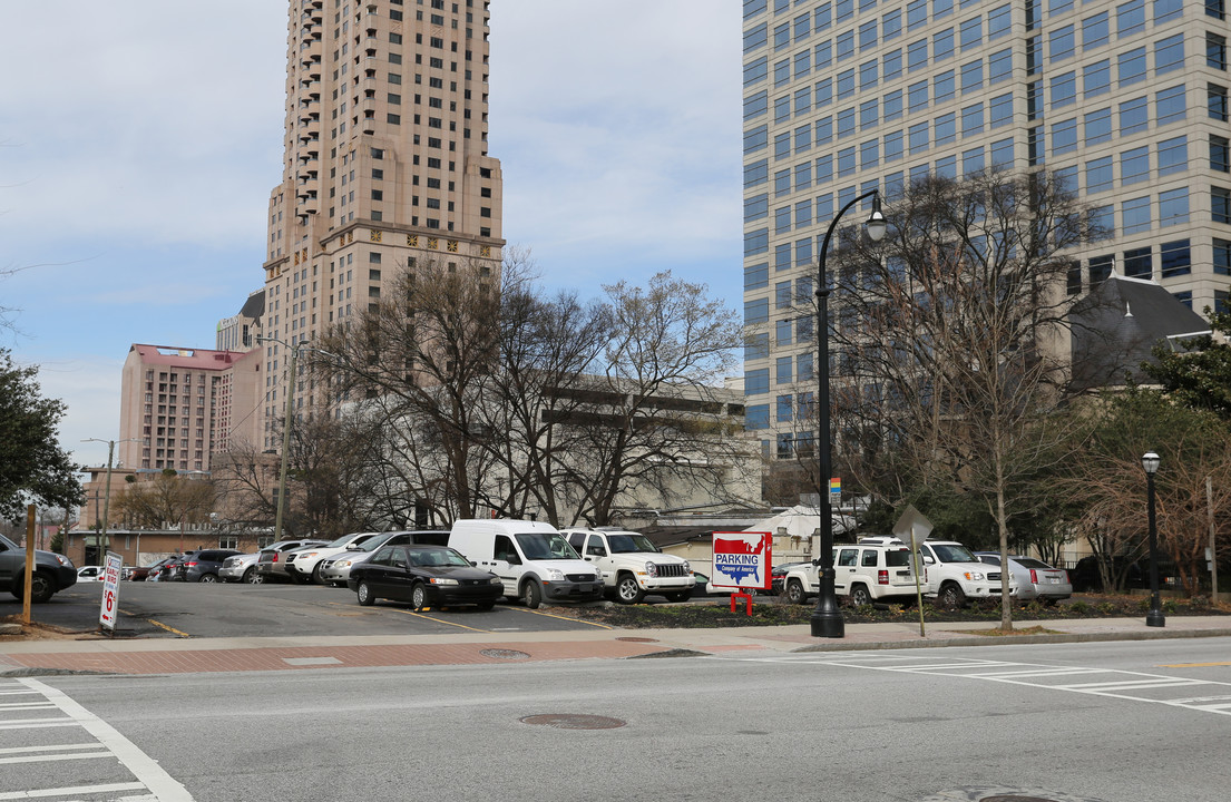 YOO on Peachtree in Atlanta, GA - Building Photo