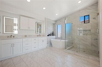 17764 Sidwell St in Los Angeles, CA - Building Photo - Building Photo
