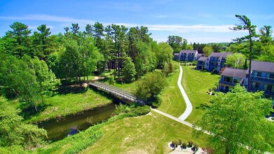 5679 Creeks Crossing, Unit 5679 in Williamsburg, MI - Foto de edificio - Building Photo