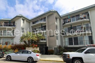 5383-104 Chelsea St in La Jolla, CA - Building Photo