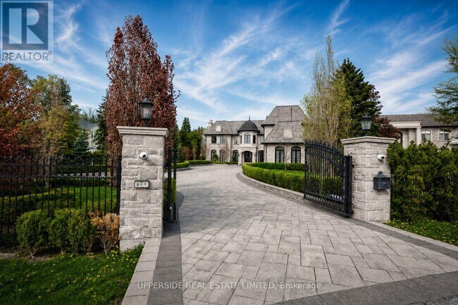 property at 29 Riverside Blvd