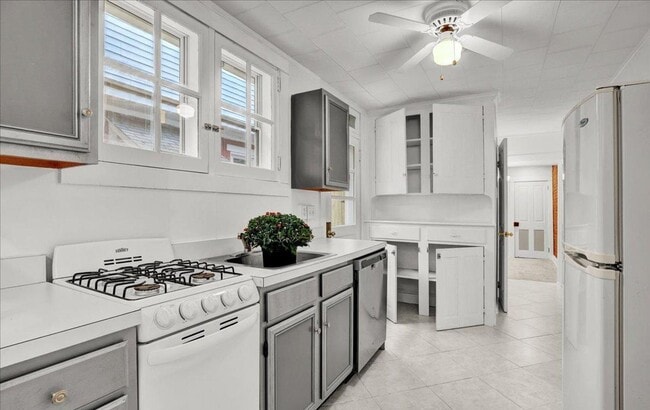 property at 249 W Walnut St