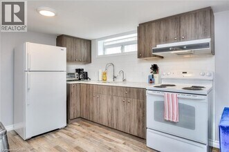 40 Brunswick Ave in Kitchener, ON - Building Photo - Building Photo