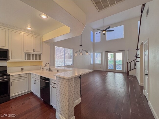 property at 541 Sierra Morena St
