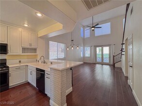 541 Sierra Morena St in Las Vegas, NV - Building Photo - Building Photo
