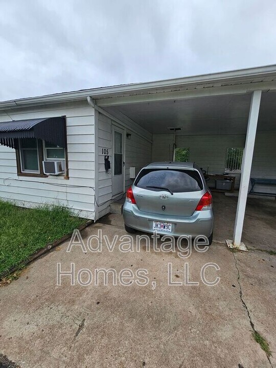 1015 N Scott Ave in Belton, MO - Building Photo
