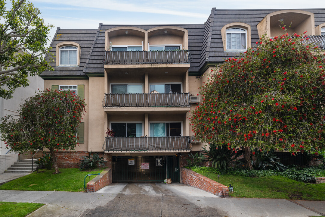 La Maison in Playa Del Rey, CA - Building Photo