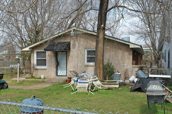 2416 Meharry Blvd in Nashville, TN - Foto de edificio - Building Photo