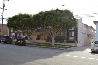 415 N Broadway in Redondo Beach, CA - Building Photo - Building Photo