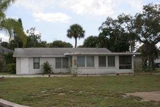 780-784 S McCall Rd in Englewood, FL - Building Photo - Building Photo