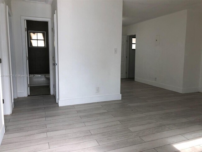 2201 NW 5th St-Unit -1 in Pompano Beach, FL - Building Photo - Building Photo