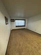 301 Bernice St in Milroy, MN - Building Photo - Building Photo