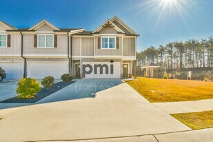 6306 Pne Rdg Pt in Lula, GA - Building Photo