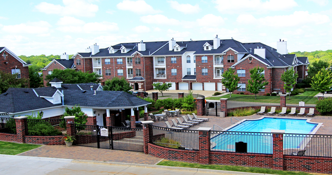 SaddleBrook Apartments in Urbandale, IA - Building Photo - Building Photo