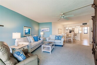 260 Seaview Ct in Marco Island, FL - Building Photo - Building Photo