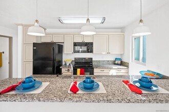 830 Jamaica Ct in San Diego, CA - Building Photo - Building Photo