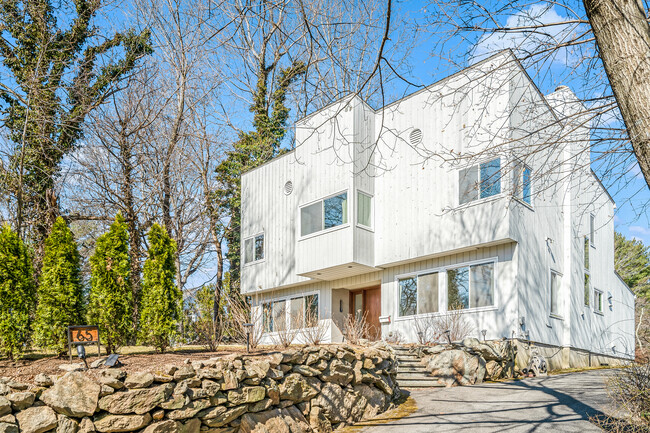 property at 65 Saxon Wood Rd