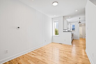 118 W Montgomery Ave in Philadelphia, PA - Building Photo - Building Photo