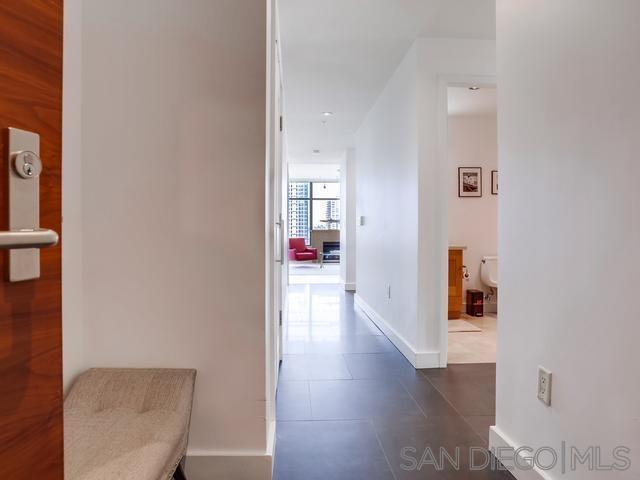 700 W E St in San Diego, CA - Building Photo - Building Photo