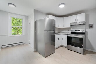 37 S Bridge St in Poughkeepsie, NY - Building Photo - Building Photo