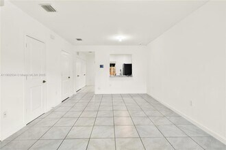 496 NE 4th Terrace in Florida City, FL - Building Photo - Building Photo