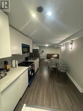 94 Houseman Crescent in Richmond Hill, ON - Building Photo - Building Photo