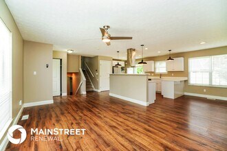 557 Hunt Valley Dr in Reynoldsburg, OH - Building Photo - Building Photo
