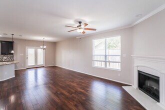 1640 Kawati Way in Krum, TX - Building Photo - Building Photo