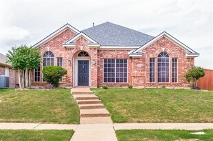 3805 Pine Valley Dr in Plano, TX - Building Photo