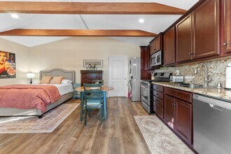 7227 Fallbrook Ave in West Hills, CA - Building Photo - Building Photo