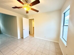 8915 Emnora Ln in Houston, TX - Building Photo - Building Photo