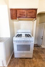 808 Seward Ave in Akron, OH - Foto de edificio - Building Photo